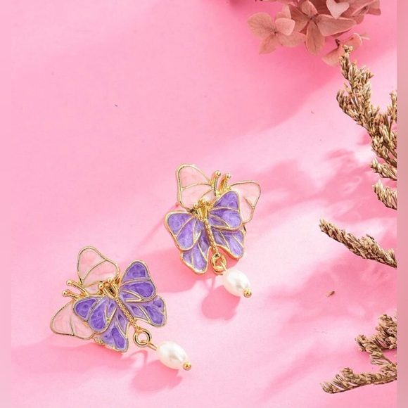 Cuddling Butterflies- Pink Purple Pastel Layered Kissing White Pearl Gold Dangle - Picture 13 of 16